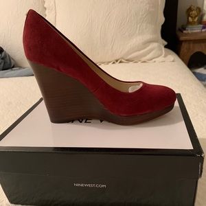 Wedges Wine color